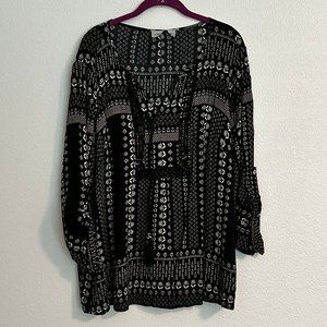 Woman's Black/White shirt 3XL